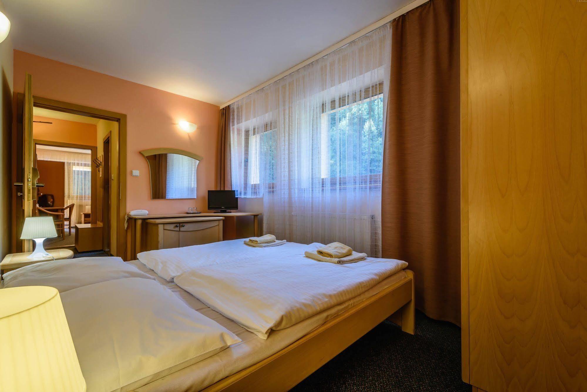 Hotel Boboty Terchova Ngoại thất bức ảnh